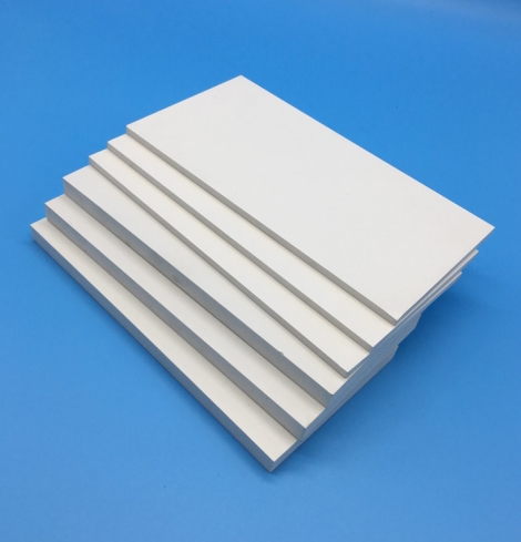 Tấm nhựa PVC foam màu trắng SBP